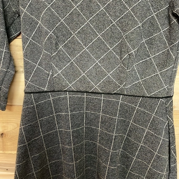 Banana Republic size 2 Petite Black and Gray Patterned 3/4 Sleeve A-Line Dress - Picture 5 of 10